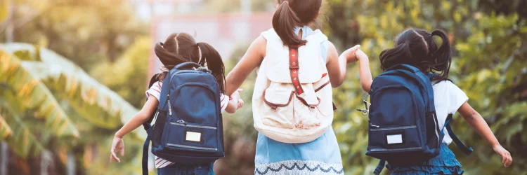 Bondurant IA Chiropractor Discusses Proper Child Backpacks
